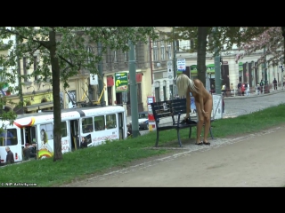 paris nude in public 2